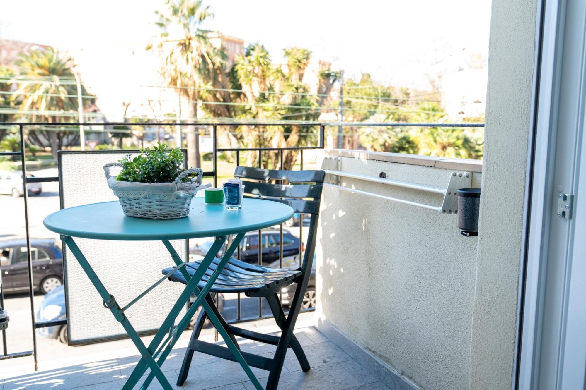 Casa Luna Nel Cuore Di Cagliari A 10 Minuti In Macchina Dalle Spiagge Piu Belle Exterior photo